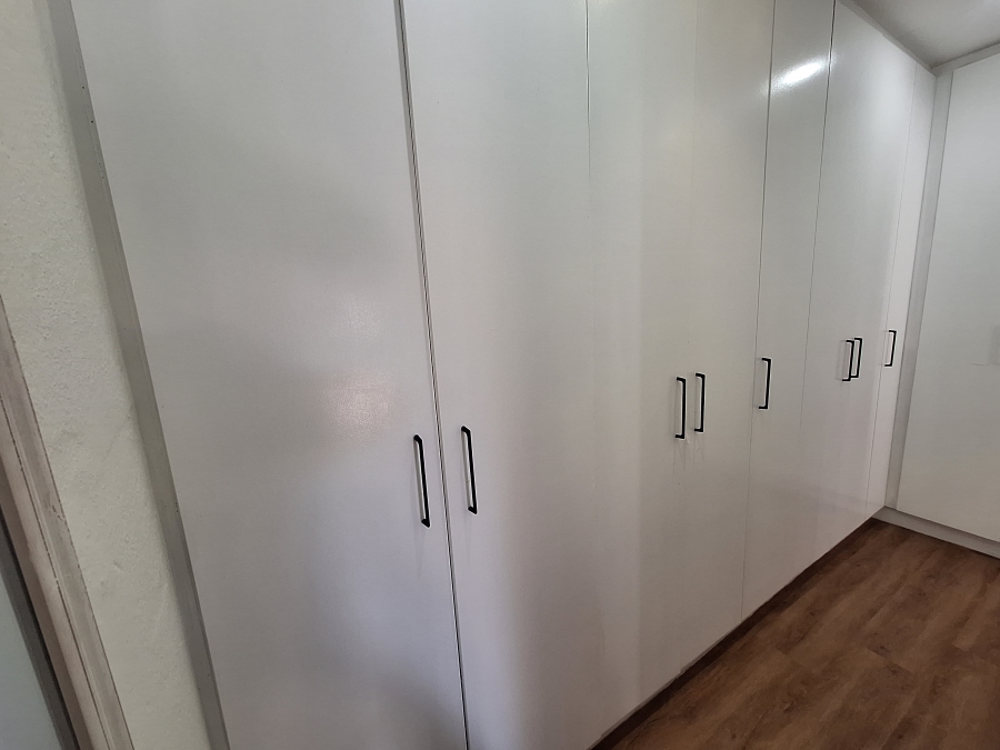 4 Bedroom Property for Sale in Wavecrest Eastern Cape